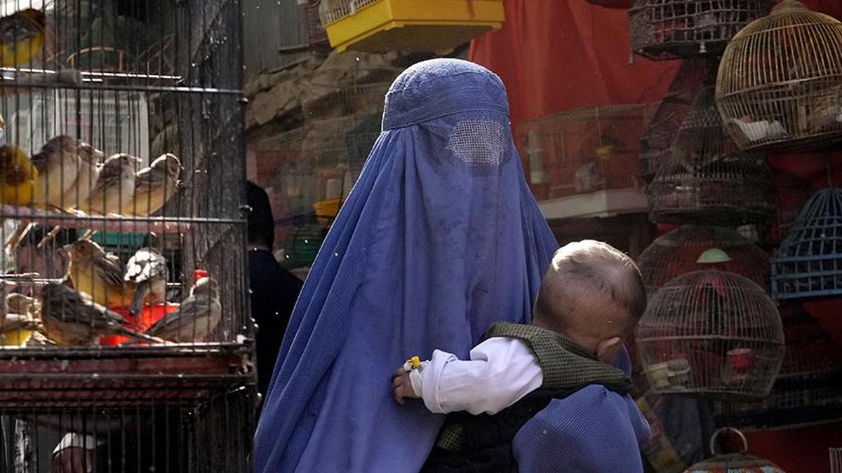 UN urges Afghan Taliban to end arrests of women over dress rules