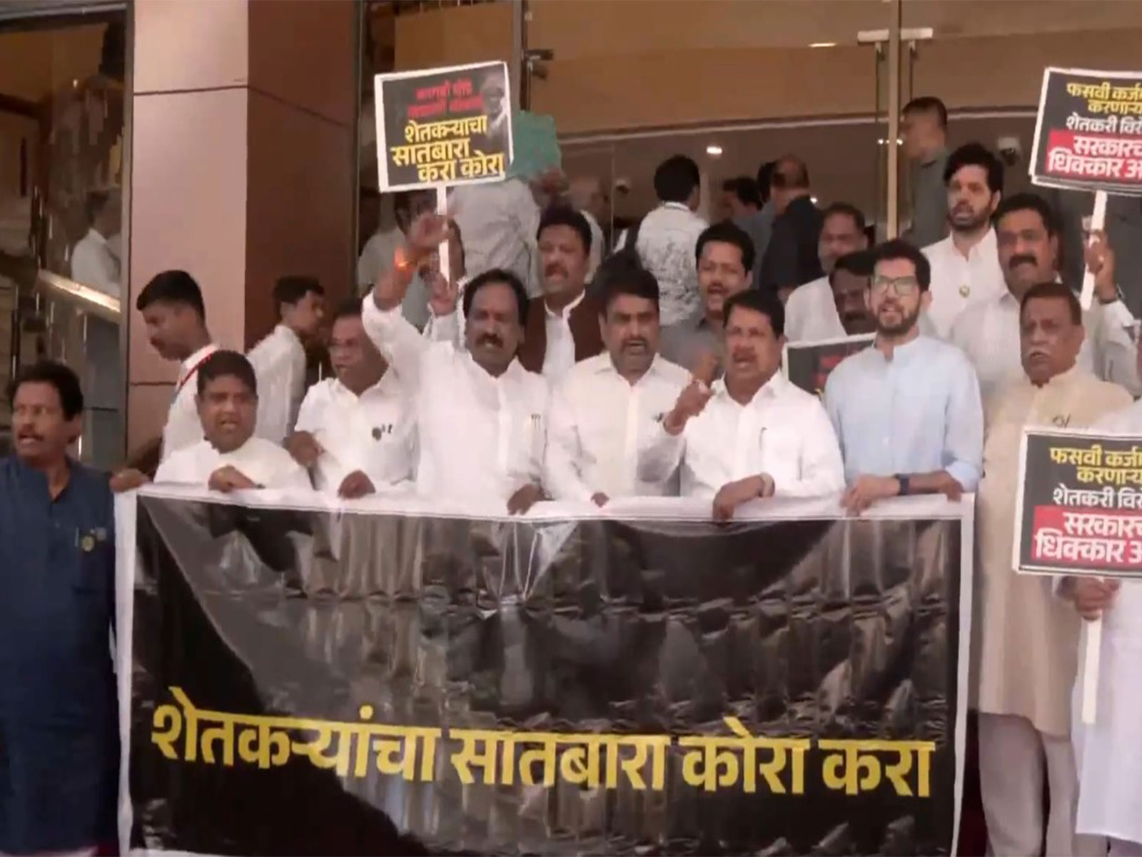 Opposition MLAs protest over farmers' loan waiver issue on first day of Monsoon session (Photo/ANI)