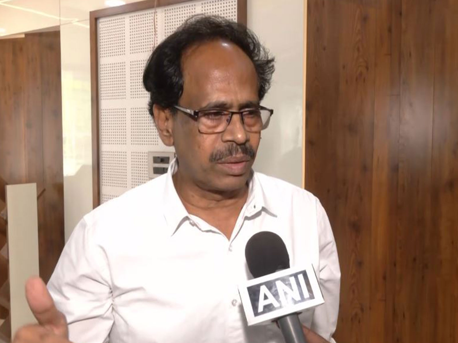"Tamil Thai Valthu should be played first tomorrow in Tamil Nadu Assembly session": Veerapandian
