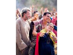 "I bow down in gratitude…": Akshay Kumar thanks veterans Farida Jalal, Kiran Kumar for 'Welcome to the Jungle' success