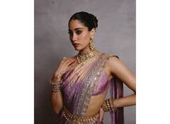 Janhvi Kapoor's hidden mehendi detail for Shikhar Pahariya goes viral