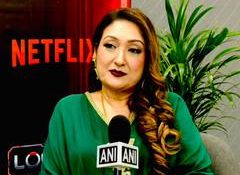 "Mere bete ko pyaar, ashiward dijiye": Sunita Ahuja confirms her Bollywood debut with son Yash in Ektaa Kapoor's film