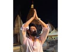 Kartik Aaryan offers prayers at Ujjain's Mahakaleshwar temple