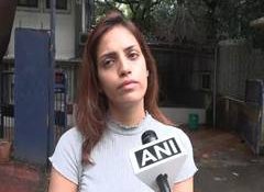 Viral Mumbai model who stopped police van during NEET protest files cyber complaint over online harrasment