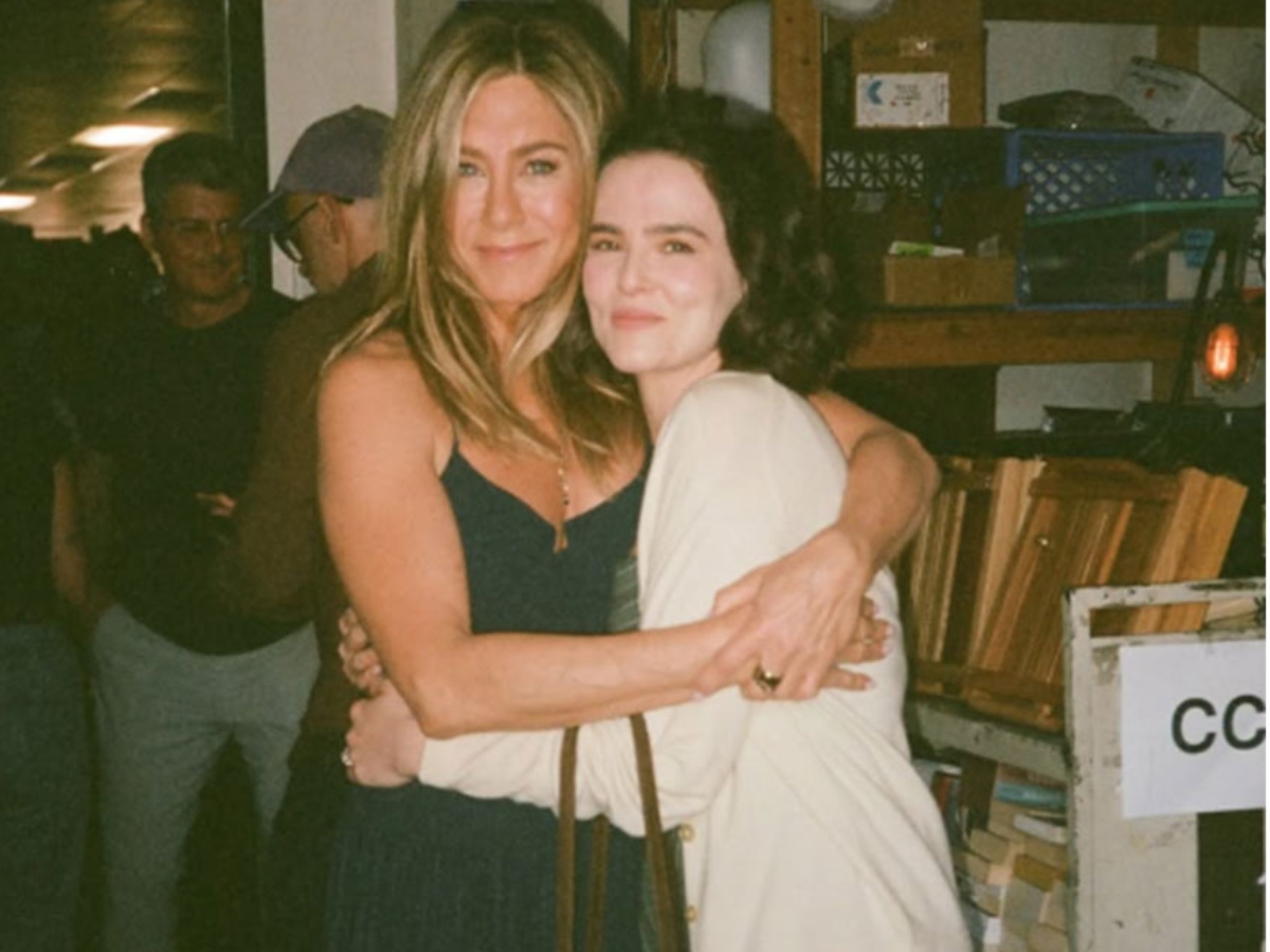 Zoey Deutch Calls Working With Jennifer Aniston ‘One Of The Most Surreal Moments Of My Life’