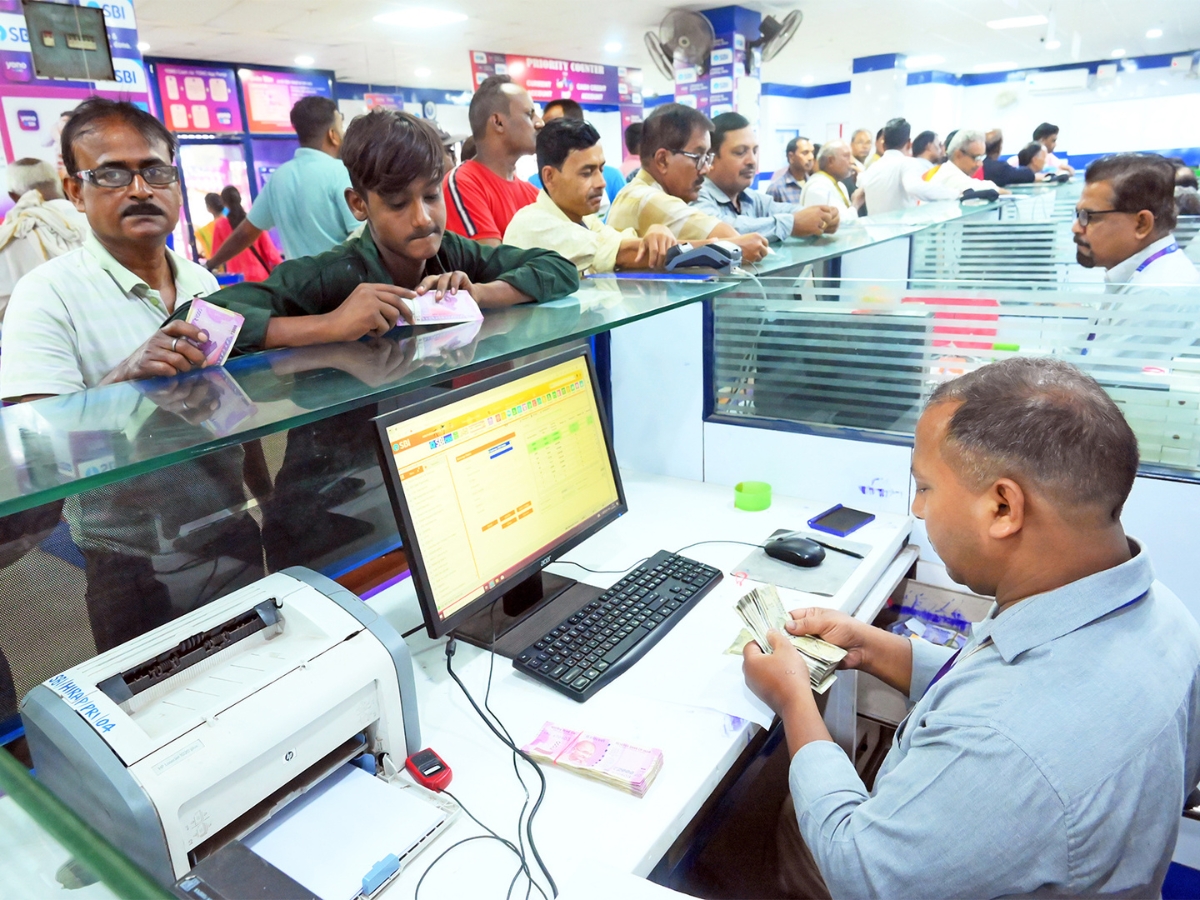 Lending And Deposit Rates Likely To Ease Gradually As Funding Costs Decline: Report