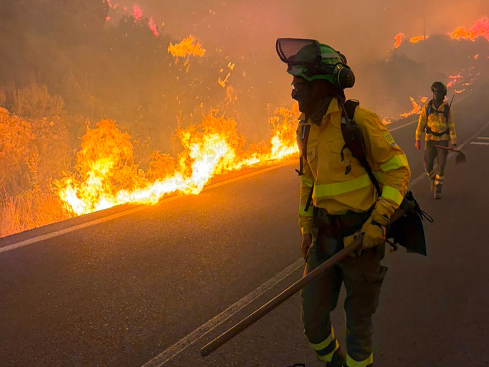Spain wildfire kills 11, leaves 19 missing