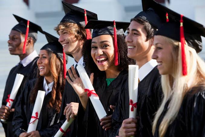 Women Again Outpace Men in Higher Education Participation