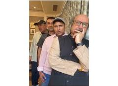 Anupam Kher reunites 'Khosla Ka Ghosla' cast for viral Gen-Z 'Teri Galiyon Mein Mohabbat Hogi' trend