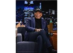 Morgan Freeman says he will "overlook glitches in script" if pay is good enough