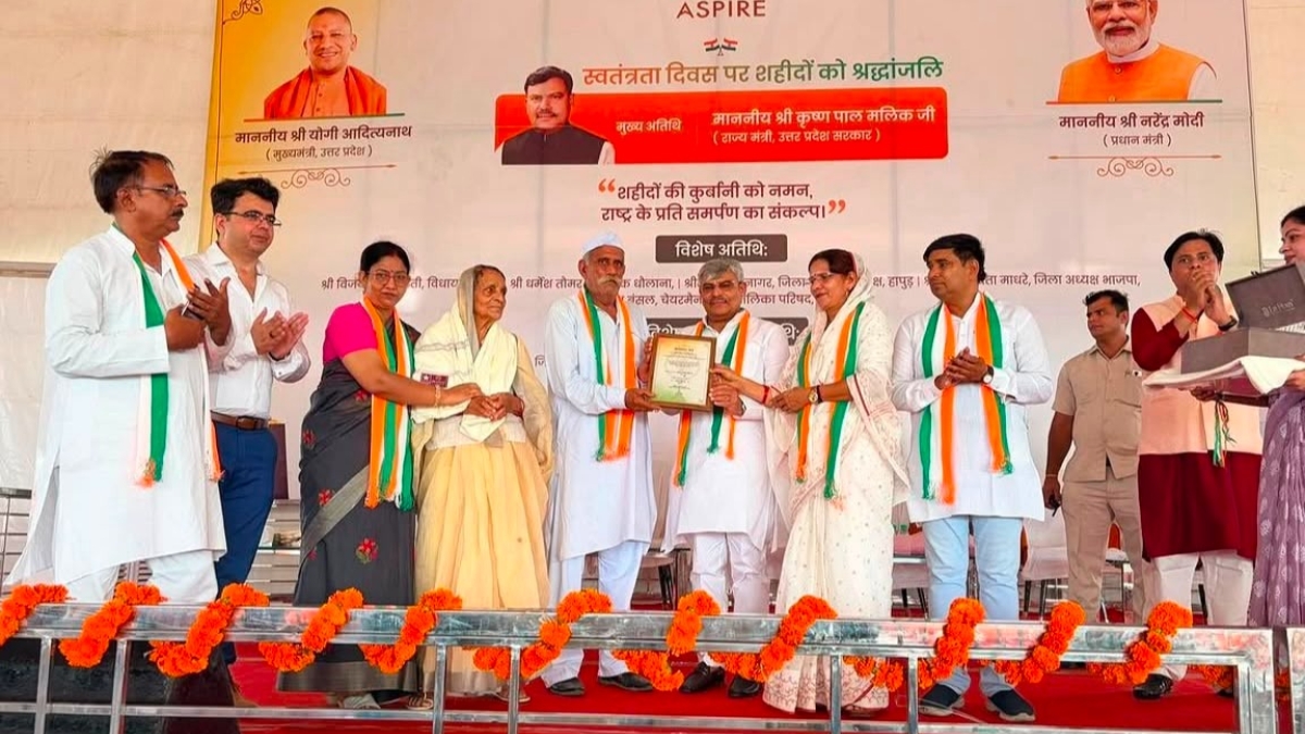 Minister Krishna Pal Malik Honours Martyrs’ Families; Praises Aspire Group’s Tribute in Hapur’