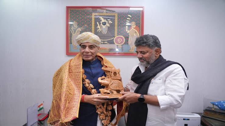 Karnataka CM Seeks Defence Ministry Nod for Key Bengaluru Urban Projects
