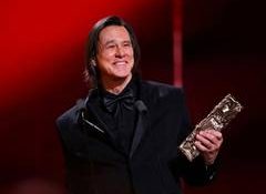 Jim Carrey marries longtime girlfriend Min Ah