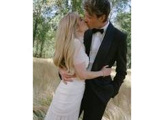 “Hitched”: Emma Roberts shares first glimpse of July wedding with Cody
