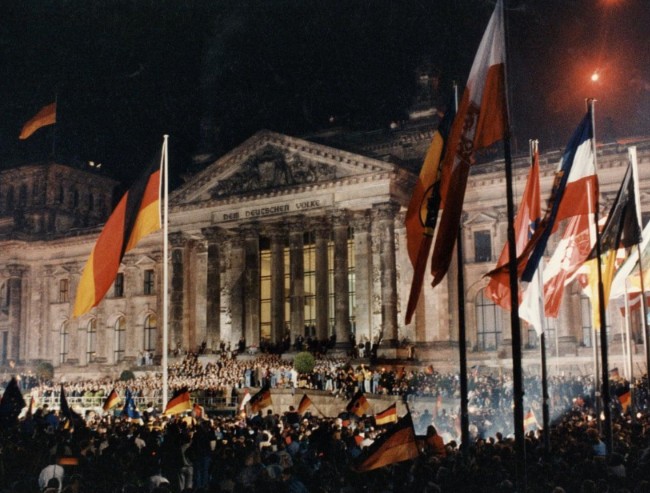 German Unity Day: How a divided nation became one again