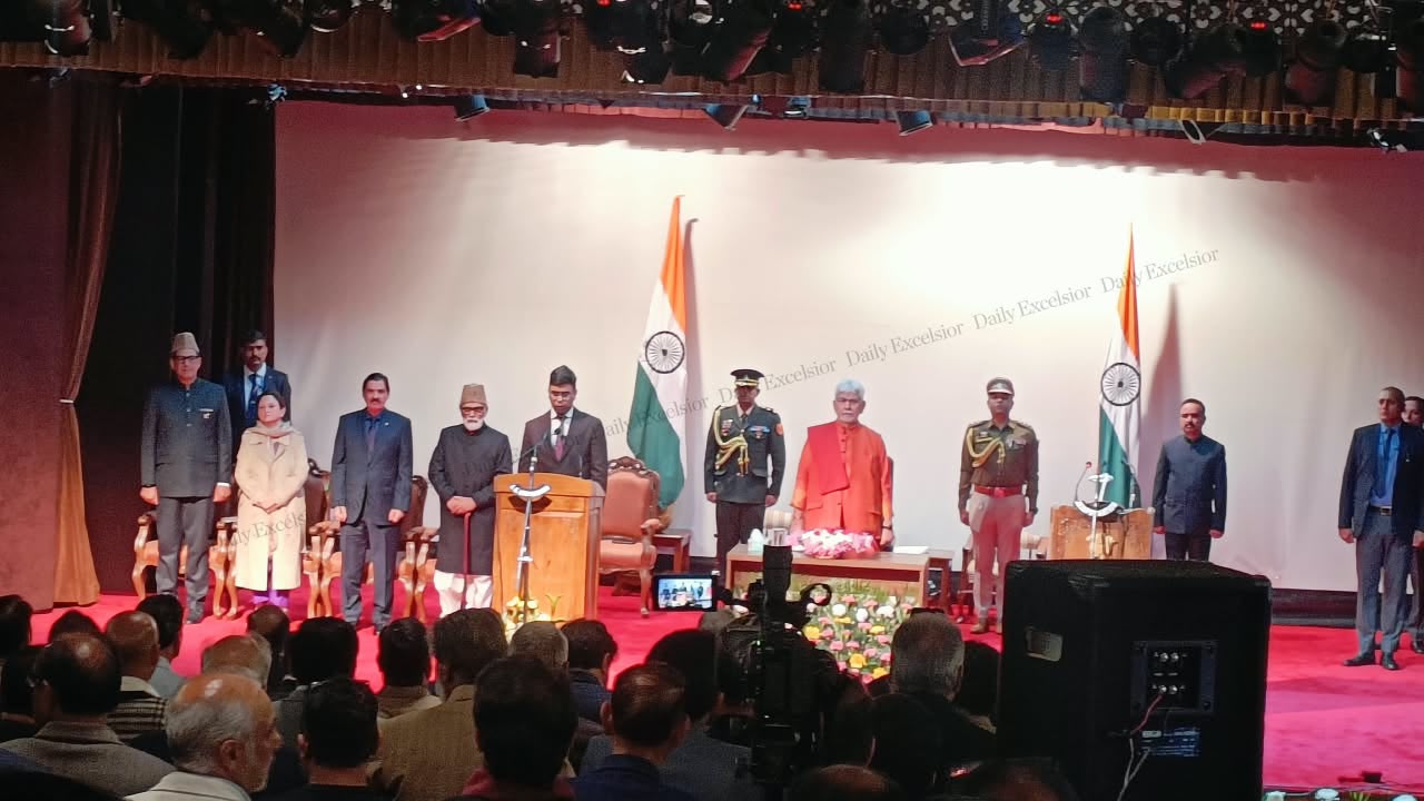Four New Ministers Inducted Into Omar Abdullah Cabinet; LG Manoj Sinha Administers Oath at Lok Bhavan